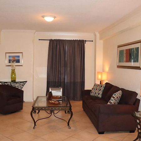 On Hollywood Beach - Affordable Two Bedrooms Sleeps 6 With Two Bathrooms Дания-Бич Экстерьер фото