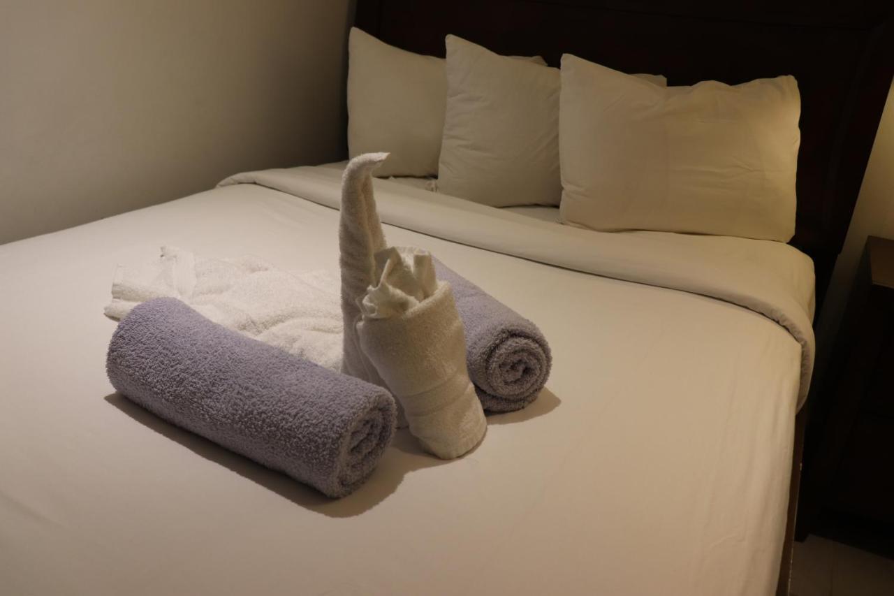 On Hollywood Beach - Affordable Two Bedrooms Sleeps 6 With Two Bathrooms Дания-Бич Экстерьер фото