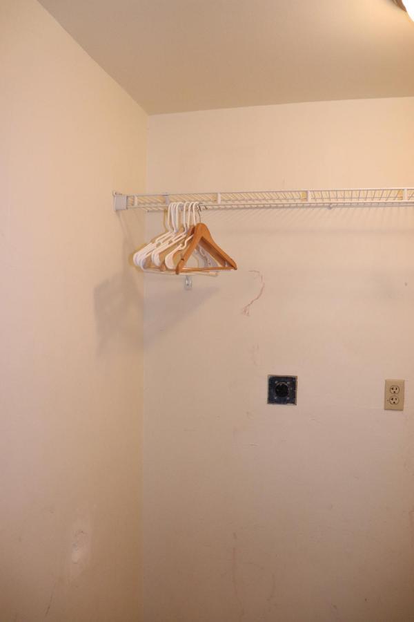 On Hollywood Beach - Affordable Two Bedrooms Sleeps 6 With Two Bathrooms Дания-Бич Экстерьер фото