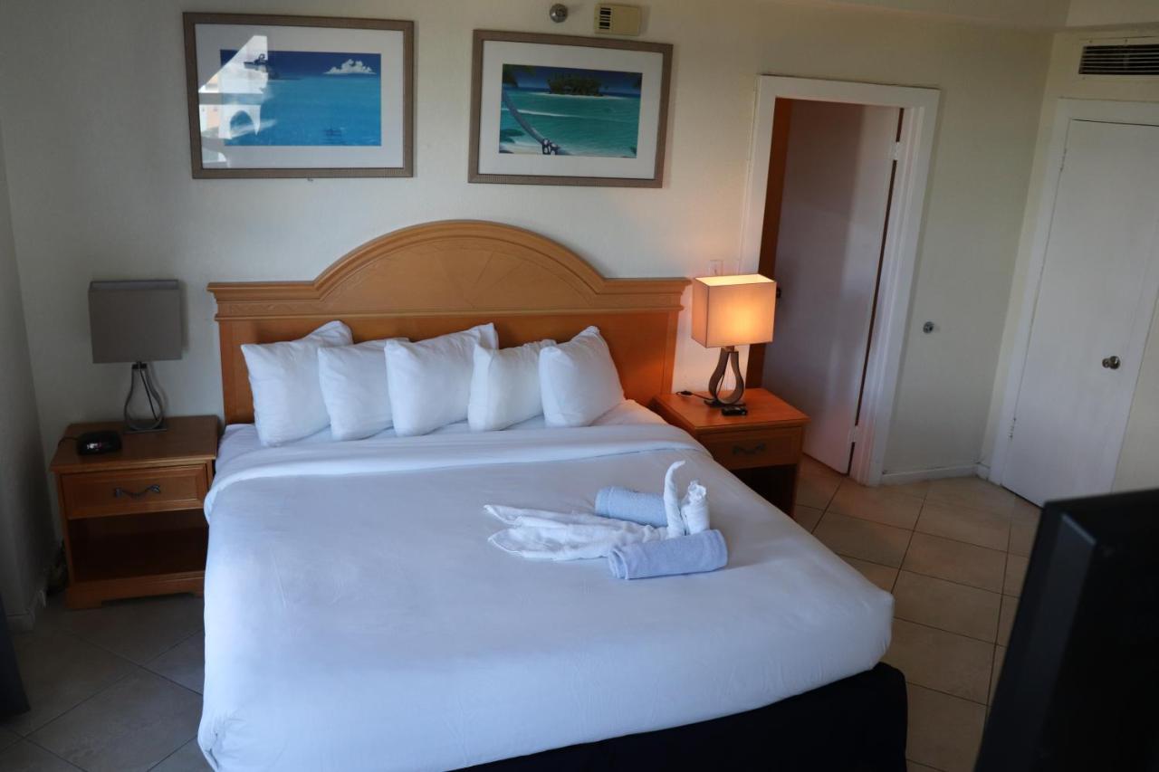 On Hollywood Beach - Affordable Two Bedrooms Sleeps 6 With Two Bathrooms Дания-Бич Экстерьер фото