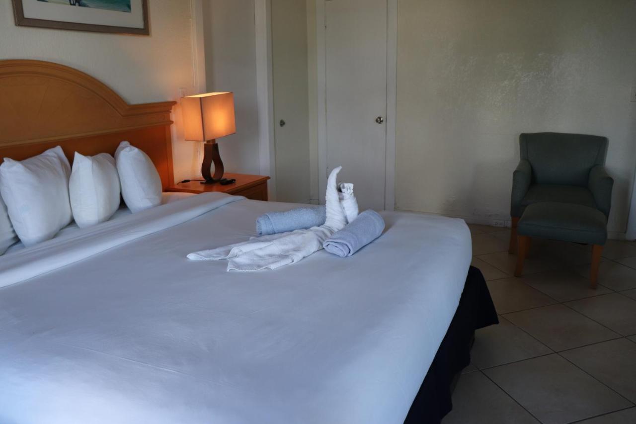 On Hollywood Beach - Affordable Two Bedrooms Sleeps 6 With Two Bathrooms Дания-Бич Экстерьер фото